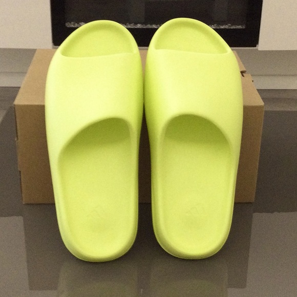 YEEZY SLIDE NWT MEN - Picture 1 of 4